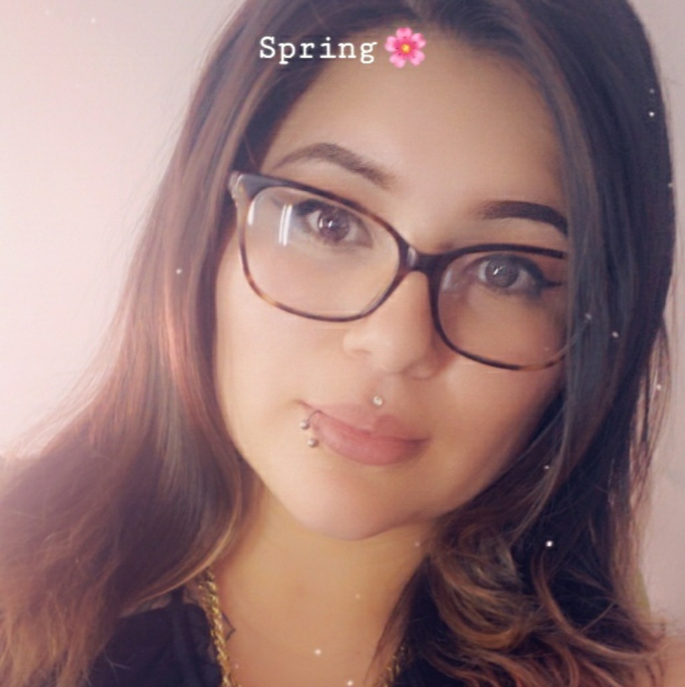 Meet your Posher, Amada